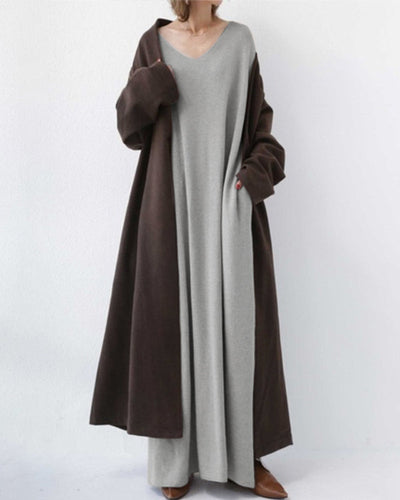 Laluna | Fashionable long-sleeved dress with V-neck
