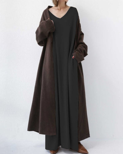 Laluna | Fashionable long-sleeved dress with V-neck